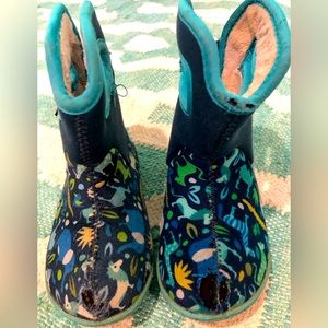 Bogs insulated boots - size 8 toddler